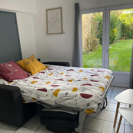 Le First Auversois Charmant Studio Avec Jardinet Apartment Bagian luar foto
