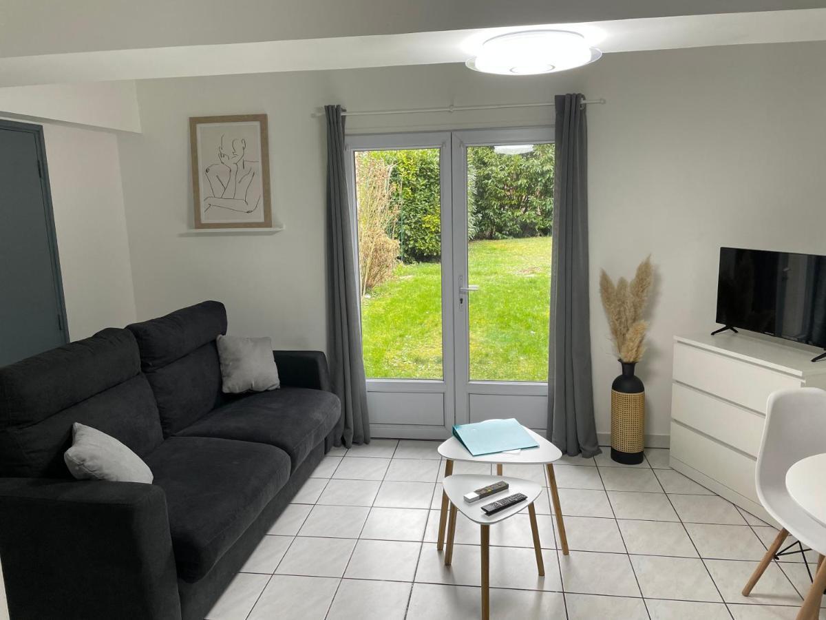 Le First Auversois Charmant Studio Avec Jardinet Apartment Bagian luar foto